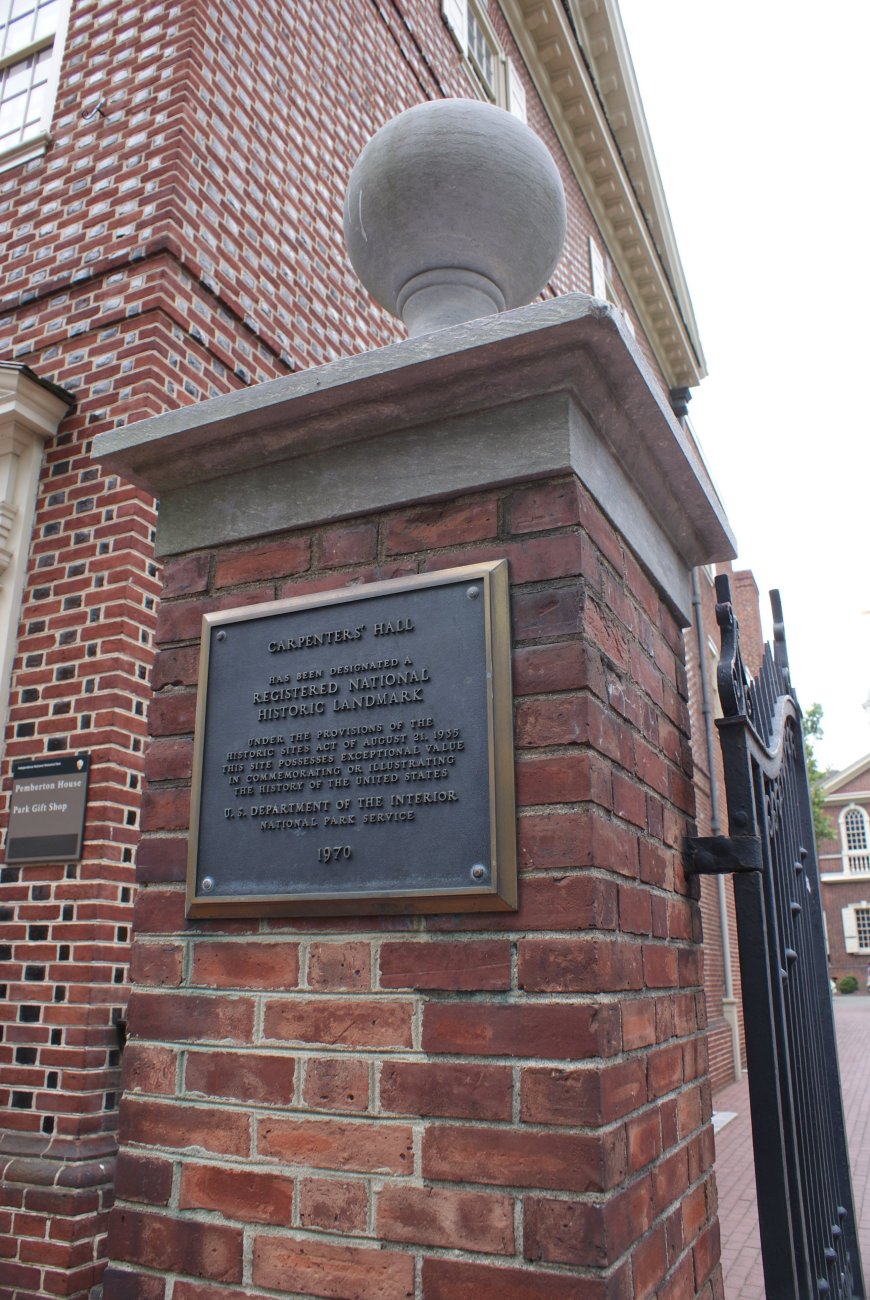 Carpenters Hall entry
