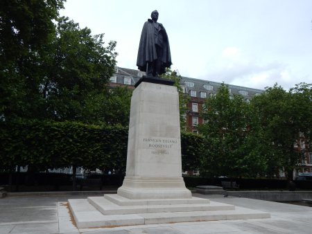 Statue of President Franklin D. Roosevelt