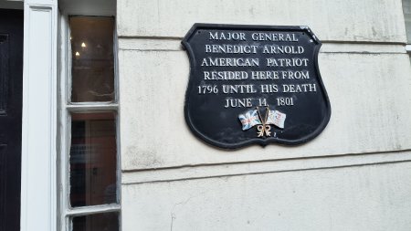 Benedict Arnold plaque