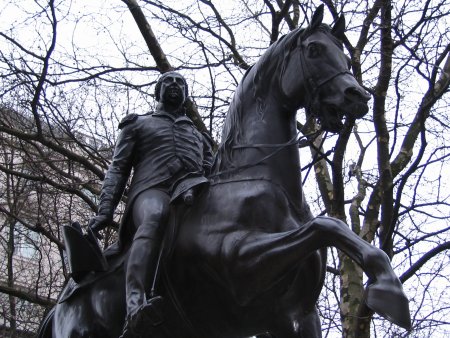 King George II statue